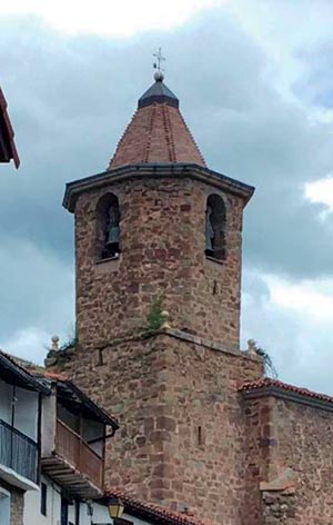 Imagen de la torre de la iglesia de Jalón